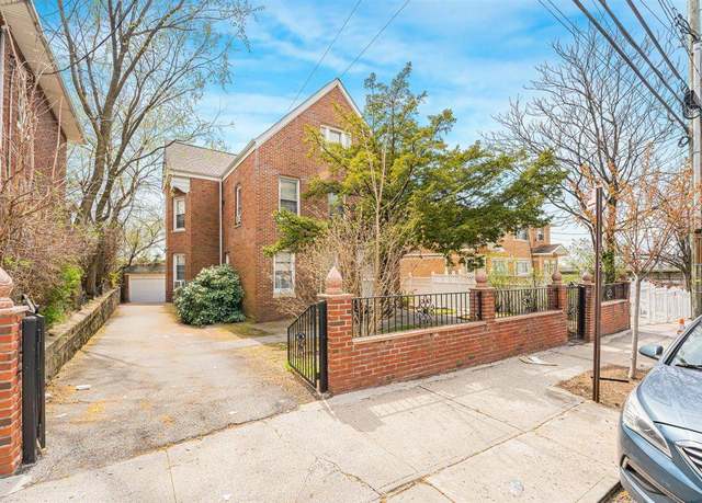 Property at 720 E 231st St, Bronx, NY 10466, 4 beds, 4 baths