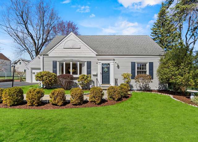 Property at 7 E Elm St E, Valhalla, NY 10595, 4 beds, 1 bath