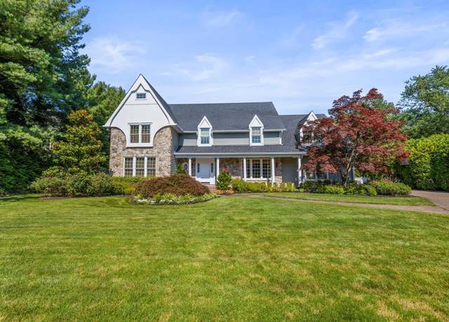 Property at 4 Country Meadow Ct, Melville, NY 11747, 5 beds, 3.5 baths