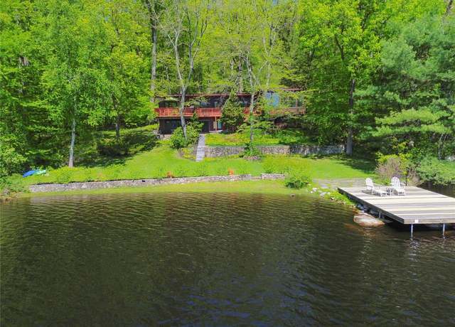 Property at 92 Old Forge Dr, Carmel, NY 10512, 3 beds, 3.5 baths