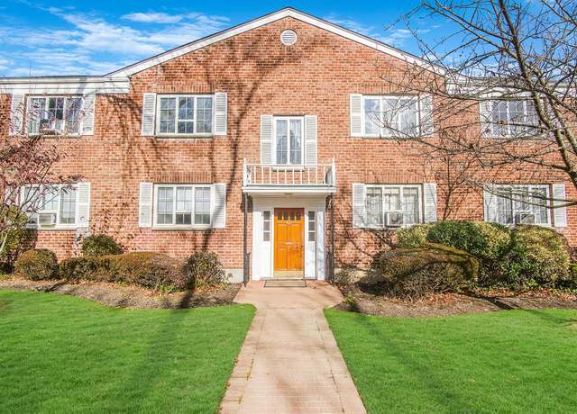 Property at 421 W Main St W Unit 95b, Huntington, NY 11743, 2 beds, 1 bath