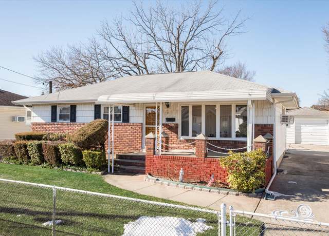 Property at 91 S 3rd St, Bethpage, NY 11714, 3 beds, 2 baths