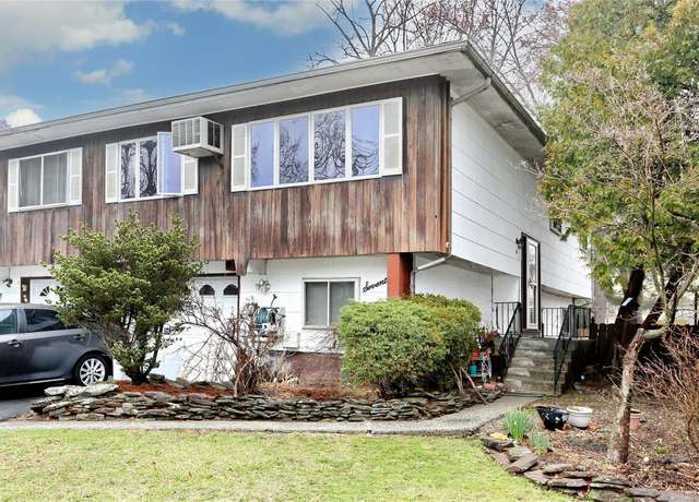 Property at 17 Phyllis Dr, Pomona, NY 10970, 4 beds, 2.5 baths