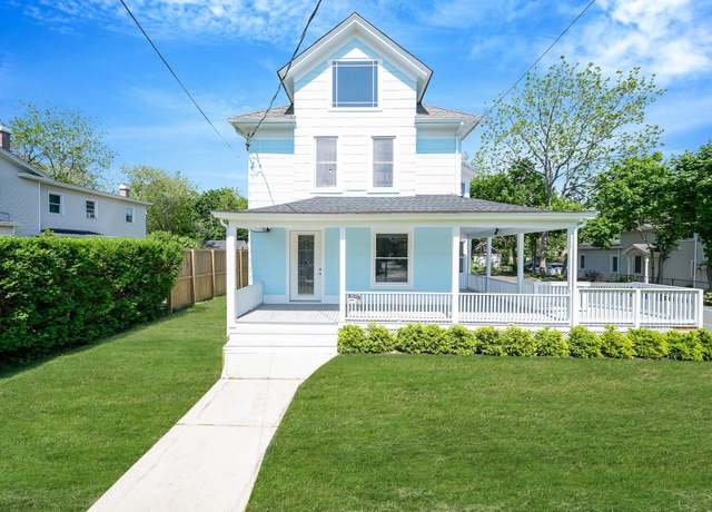 Property at 434 Griffing Ave, Riverhead, NY 11901, 3 beds, 2 baths