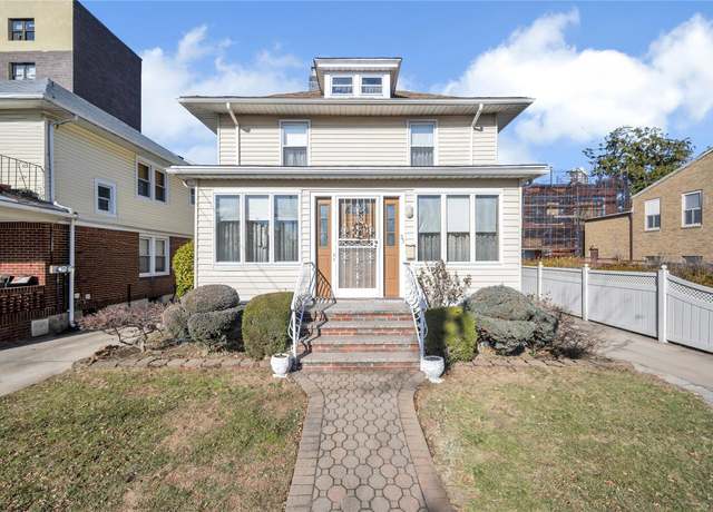 Property at 55 Spooner St, Floral Park, NY 11001, 5 beds, 2 baths