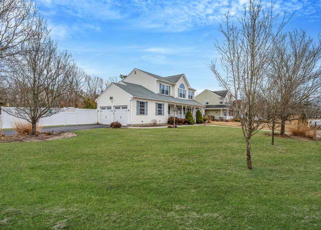 Property at 23 Williamsburg Way, Yaphank, NY 11980, 4 beds, 2.5 baths