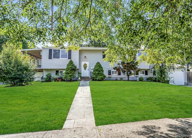 Property at 17 Phyllis Dr, East Northport, NY 11731, 4 beds, 2 baths