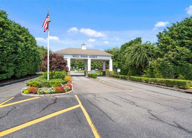 Property at 218 Miro Pl, Port Washington, NY 11050, 3 beds, 2.5 baths
