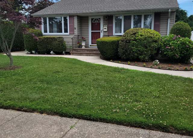 Property at Undisclosed address, North Babylon, NY 11703, 3 beds, 1.5 baths