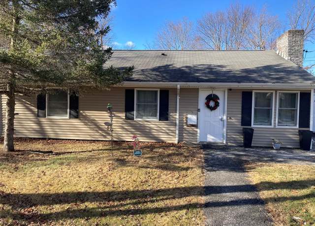 Property at 44 Kelly Ridge Rd, Carmel, NY 10512, 4 beds, 2 baths