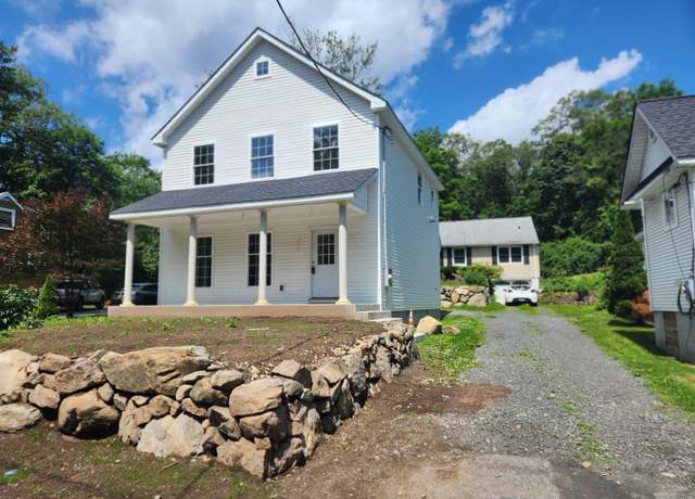 Property at 30 Hamilton Ave, Sloatsburg, NY 10974, 3 beds, 2.5 baths
