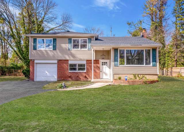 Property at 211 E 17th St, Huntington Station, NY 11746, 3 beds, 2 baths