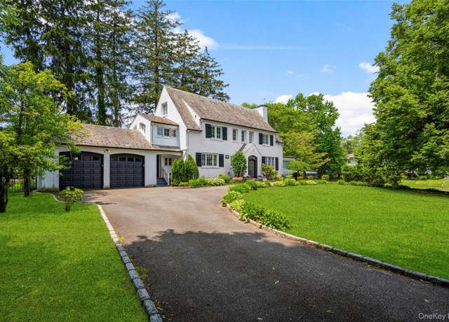 Property at 5 Antler Pl, New Rochelle, NY 10804, 5 beds, 3.5 baths