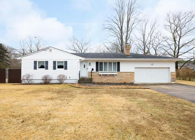 Property at 600 Barton Ave, East Patchogue, NY 11772, 3 beds, 1.5 baths