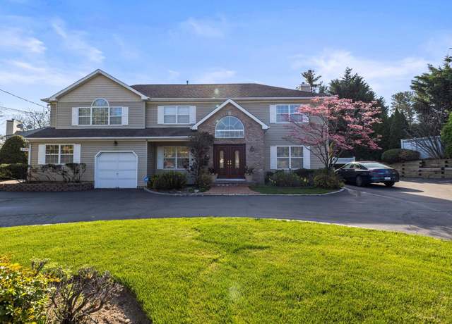 Property at 100 Glen Cove Rd, Greenvale, NY 11548, 6 beds, 3 baths