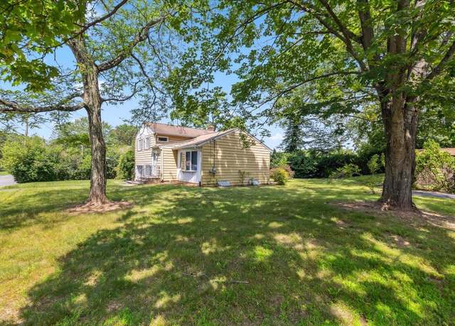 Property at 133 Carroll St, Pearl River, NY 10965, 3 beds, 1.5 baths