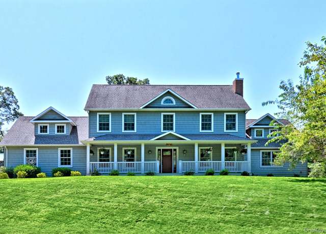 Property at 12 Russell Dr, Wading River, NY 11972, 5 beds, 3.5 baths