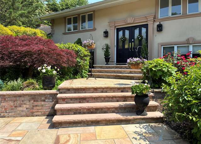 Property at 9 Hare Ln, East Setauket, NY 11733, 5 beds, 1.5 baths