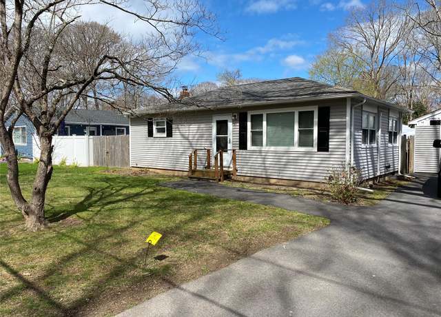Property at 33 Pine Cone St, Middle Island, NY 11953, 2 beds, 1 bath