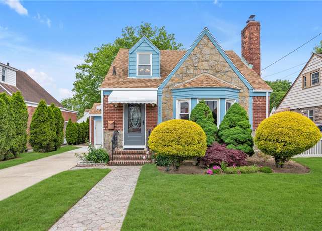 Property at 590 Langley Ave, West Hempstead, NY 11552, 4 beds, 3 baths