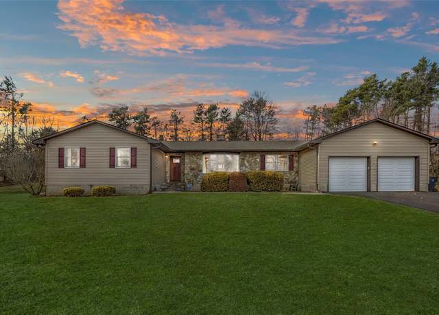 Property at 199 Highland Ave, Marlboro, NY 12542, 3 beds, 2.5 baths