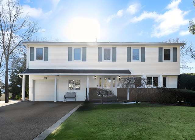 Property at 46 Cornflower Ln, East Northport, NY 11731, 5 beds, 2.5 baths