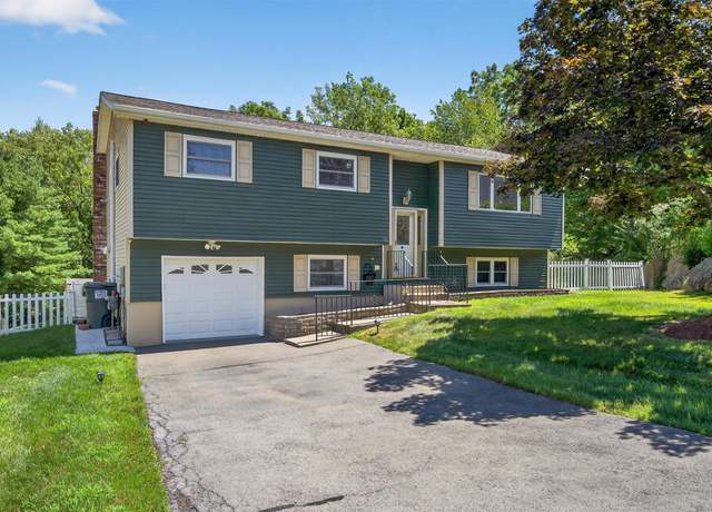 Property at 95 Rolling Meadows Rd, Middletown, NY 10940, 4 beds, 2.5 baths