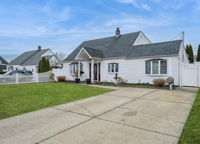 Property at 330 Gardiners Ave, Levittown, NY 11756, 5 beds, 2 baths