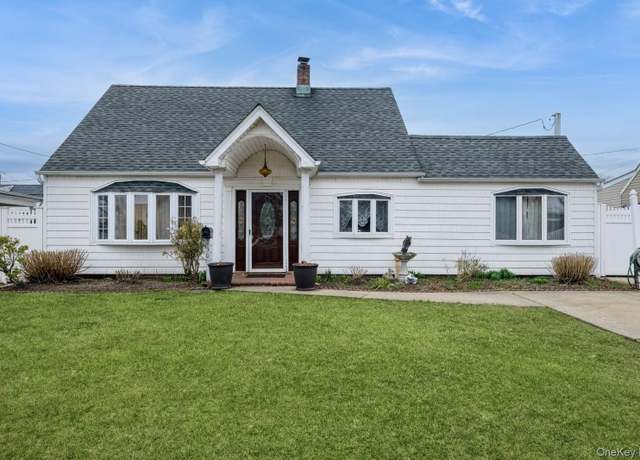 Property at 330 Gardiners Ave, Levittown, NY 11756, 5 beds, 2 baths
