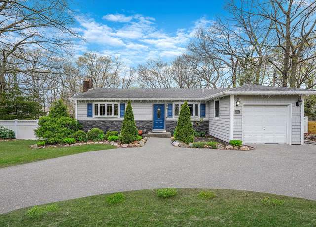 Property at 2816 Ocean Ave, Ronkonkoma, NY 11779, 3 beds, 3 baths