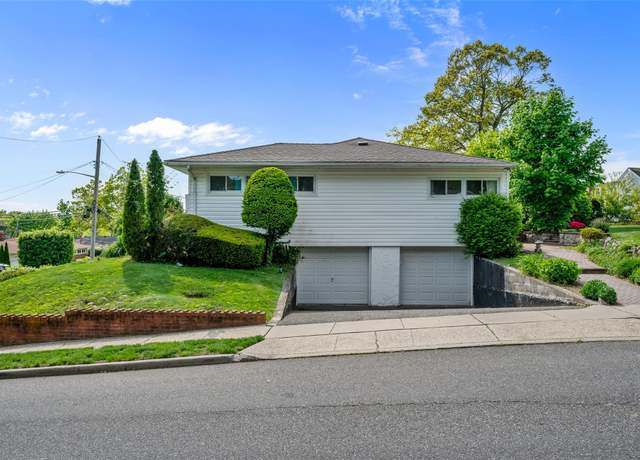 Property at 21 Teibrook Ave, Syosset, NY 11791, 3 beds, 2.5 baths