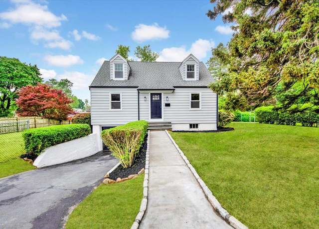 Property at 250 Bainbridge Ave, Thornwood, NY 10594, 3 beds, 1 bath