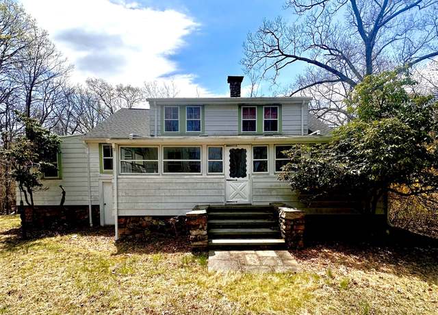 Property at 102 Cedar Cliff Rd, Monroe, NY 10950, 2 beds, 2 baths