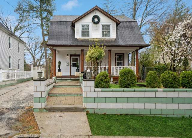Property at 11 Bridge St, Suffern, NY 10901, 3 beds, 1 bath