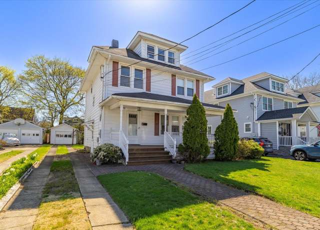Property at 81 Liberty Ave, Rockville Centre, NY 11570, 4 beds, 1.5 baths