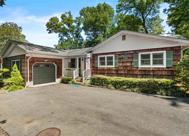 Property at 23 Cedar Ave, Setauket, NY 11733, 3 beds, 2.5 baths