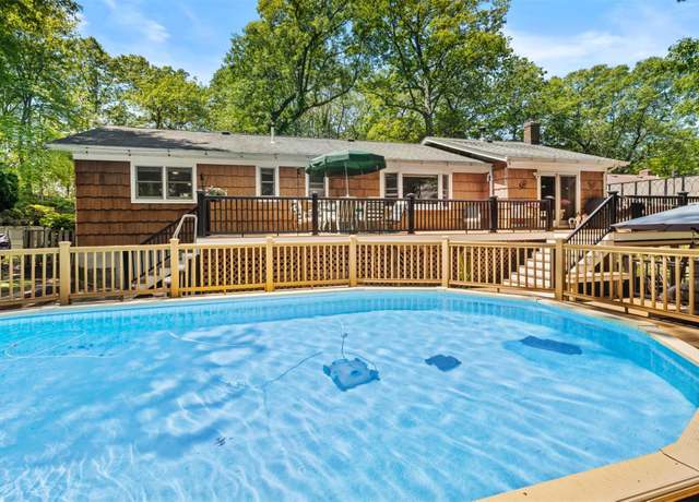 Property at 23 Cedar Ave, Setauket, NY 11733, 3 beds, 2.5 baths