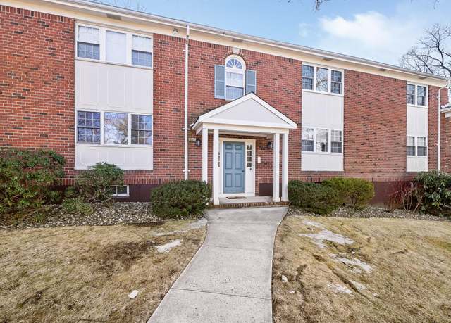 Property at 27 Milford Ln Unit 5W, Suffern, NY 10901, 2 beds, 2.5 baths
