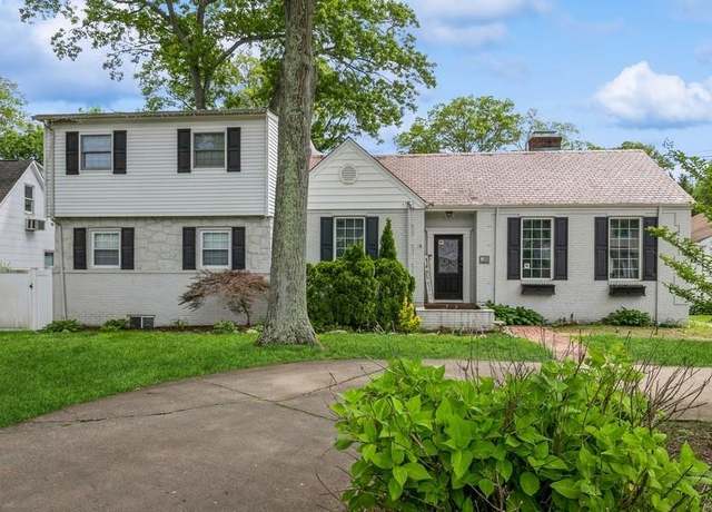 Property at 30 Horton Dr, Huntington Station, NY 11746, 5 beds, 2 baths