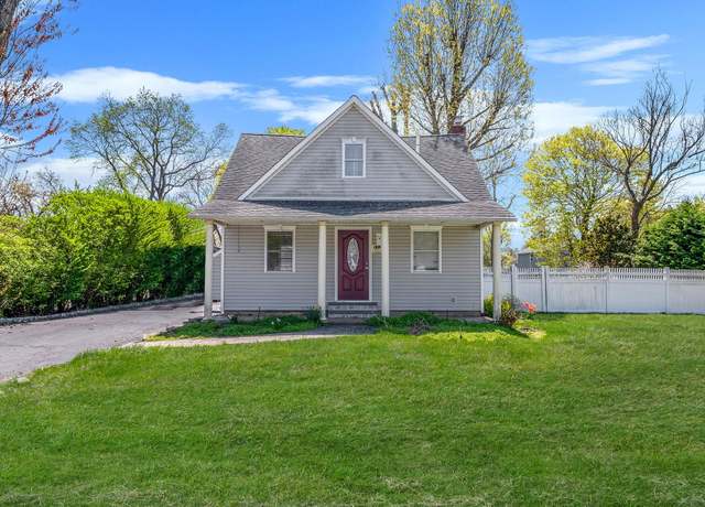 Property at 36 W 19th St, Huntington Station, NY 11746, 3 beds, 1 bath
