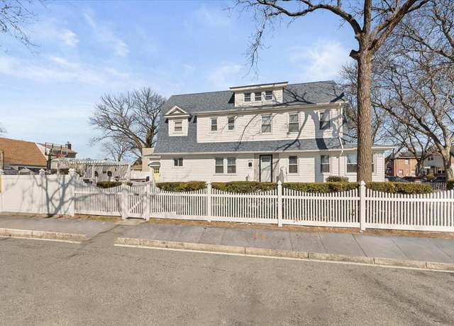 Property at 120-44 192nd St, Saint Albans, NY 11412, 4 beds, 3.5 baths
