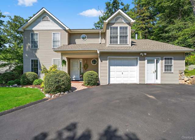 Property at 22 Fawnwood Ln, Fort Montgomery, NY 10922, 4 beds, 2.5 baths
