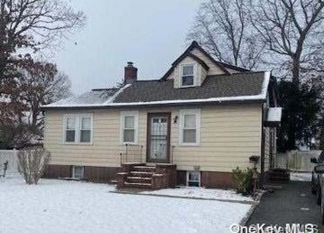 Property at 25 Bainbridge St, Roosevelt, NY 11575, 4 beds, 3 baths