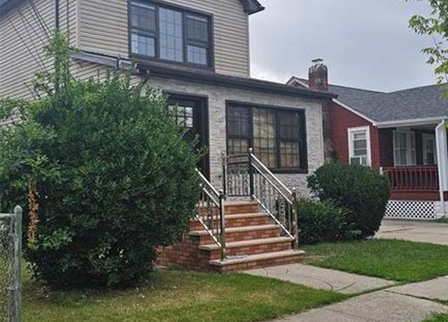 Property at 22 S 17 St, New Hyde Park, NY 11040, 4 beds, 4 baths