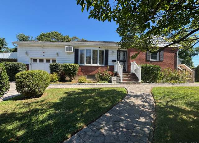Property at 10 13th Ave, West Babylon, NY 11704, 3 beds, 2 baths