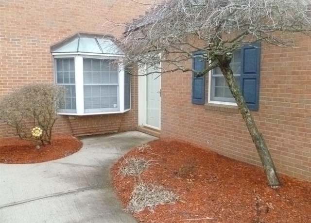 Property at 138 High Point Cir, Newburgh, NY 12550, 2 beds, 2 baths