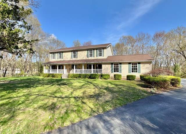 Property at 319 Garrison Woods Ln, Wallkill, NY 12589, 4 beds, 2.5 baths