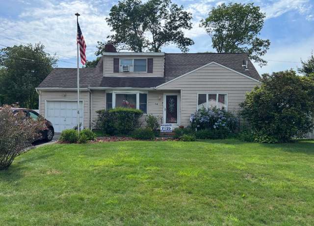 Property at 14 Eastwood Dr, North Babylon, NY 11703, 4 beds, 3 baths