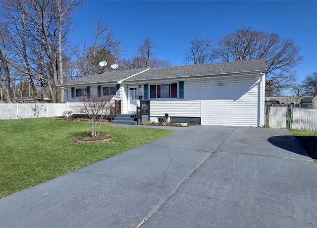 Property at 23 William St, Central Islip, NY 11722, 4 beds, 3 baths