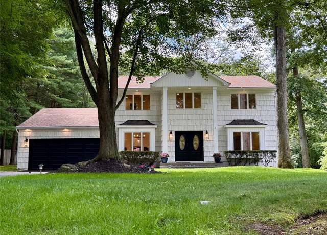 Property at 7 Northwood Ct, Dix Hills, NY 11746, 5 beds, 4 baths